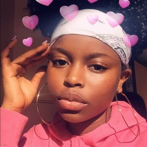 Meet your Posher, Lestine